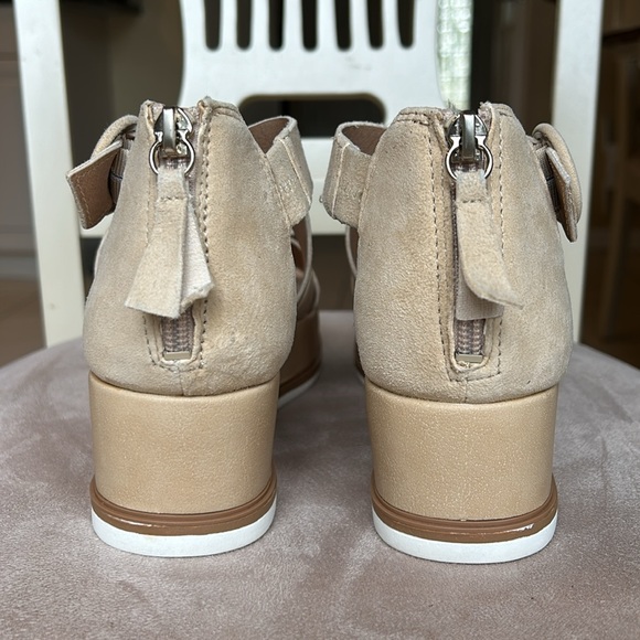 Dr. Scholls Platform Sandals - Picture 4 of 7